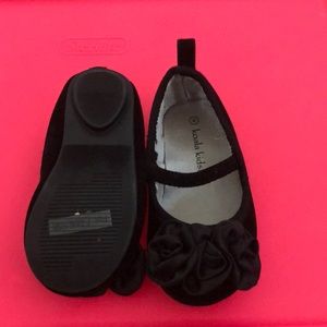 Black dress shoes